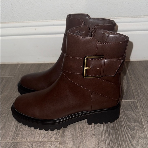 NWOB UNISA Unjezzo Ankle Zip Boots Brown Chunky - Picture 3 of 7